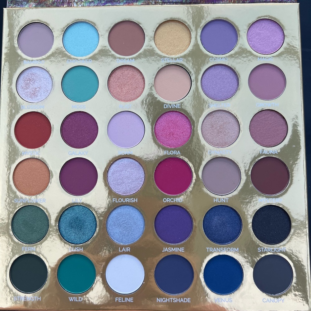 Mega Eyeshadow Palette - MulticolorBH Revolution Doja Cat Mega Eyeshadow Palette - Picture 3 of 4